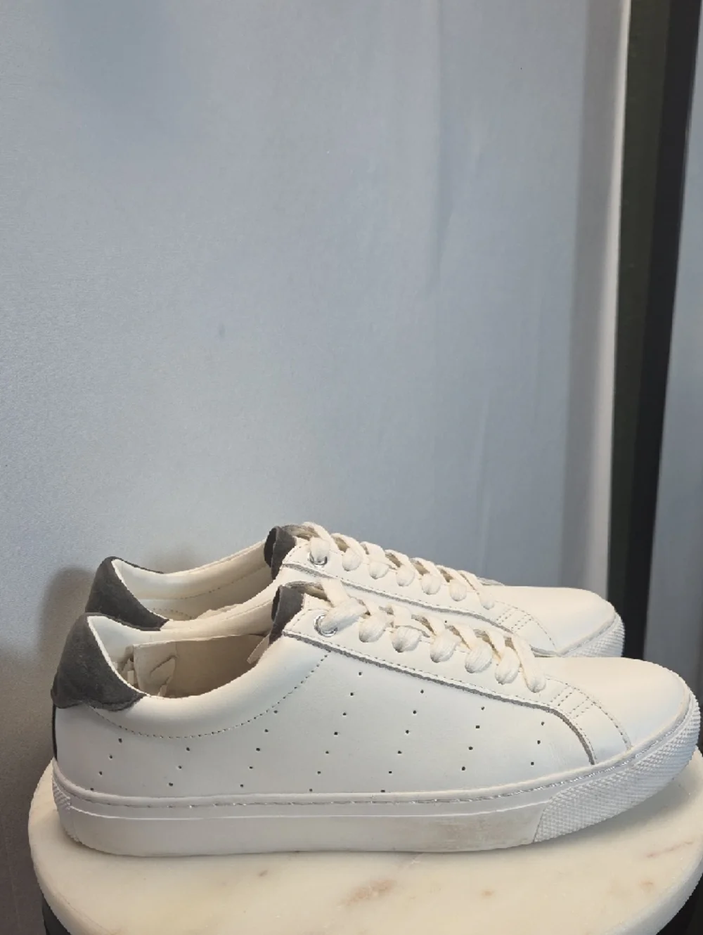 J. Crew White Leather Low-Top Saturday Sneakers With Gray Heel Size 9